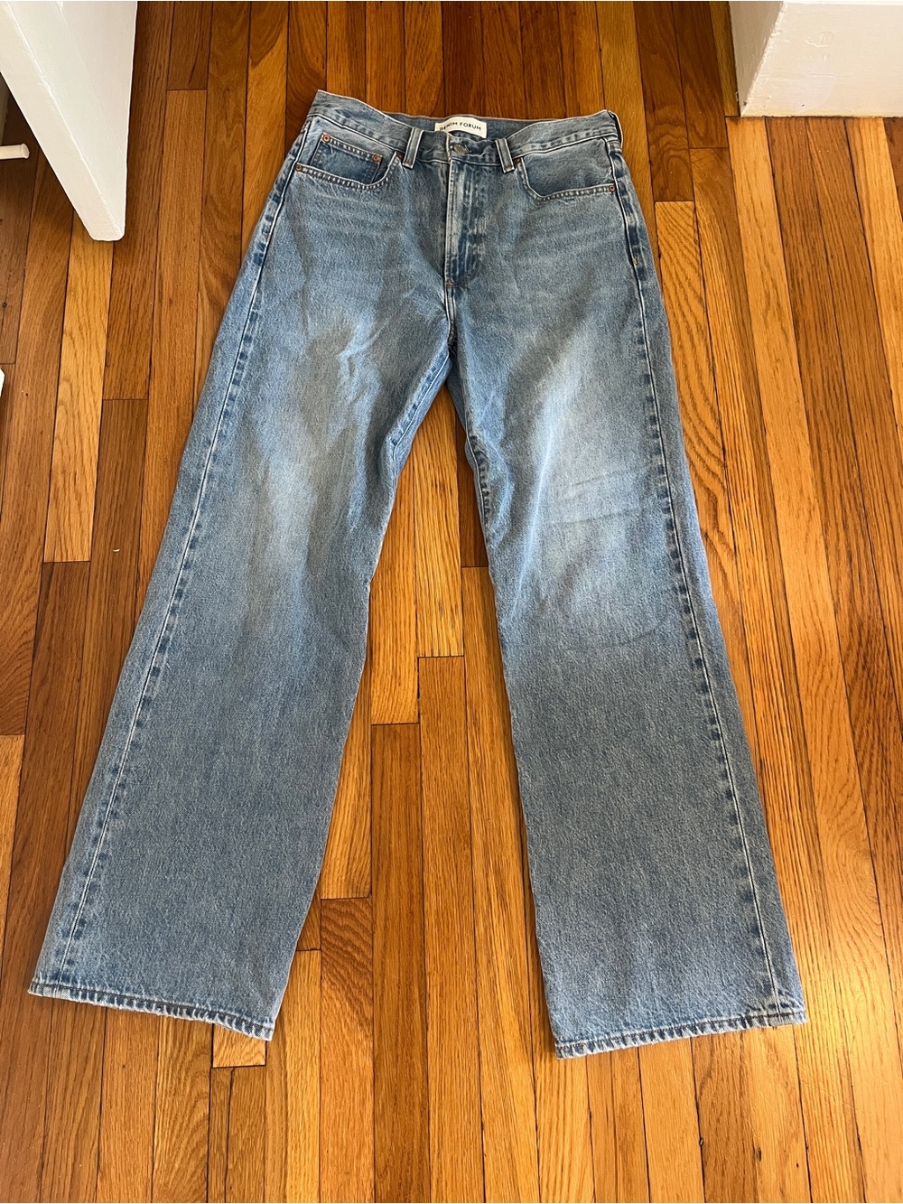 Aritzia Denim Forum Like New Farrah Hi-Rise Wide Leg Jean Light Wash Size 28
